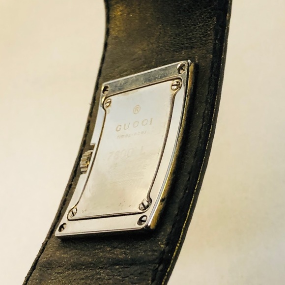 authentic GUCCI Leather Cuff BRACELET watch - Picture 7 of 8